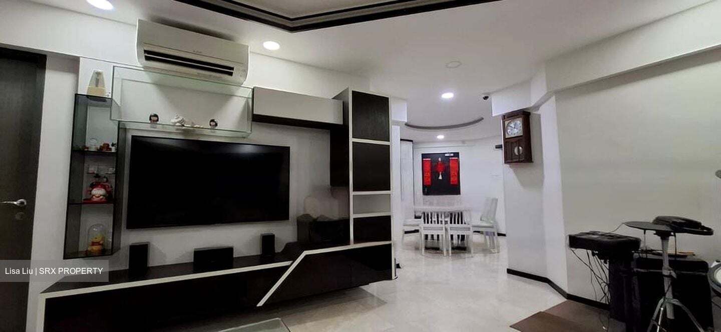 Blk 533 Hougang Avenue 6 (Hougang), HDB Executive #455786701